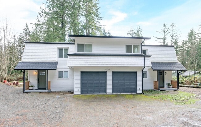 Photo - Updated Gig Harbor Duplex with Outdoor Space