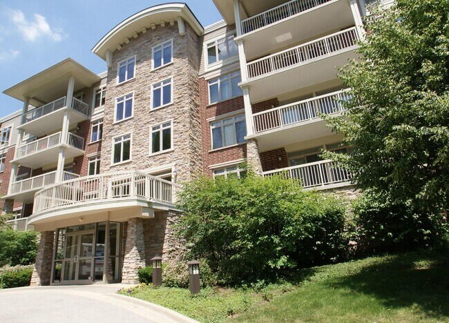 Building Photo - 425 Benjamin Dr Unit 209