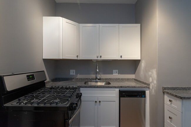 Photo - 445 W Melrose St Unit A4