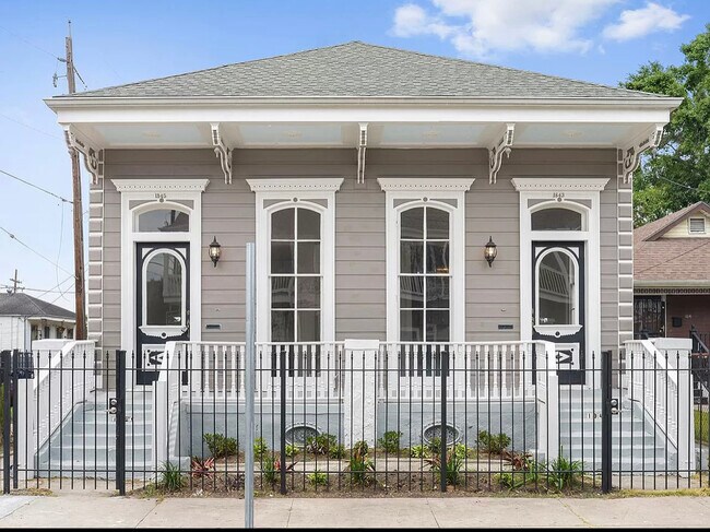Building Photo - Baronne Unit 1843 Rental