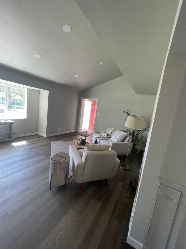445 Buchanan St Unit Main
