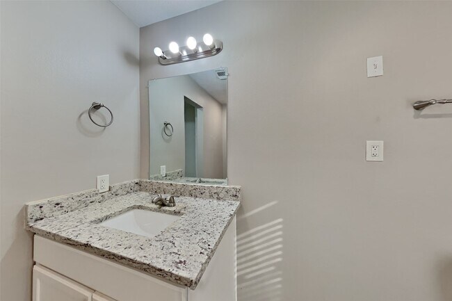 Photo - 5419 Roserock Ln