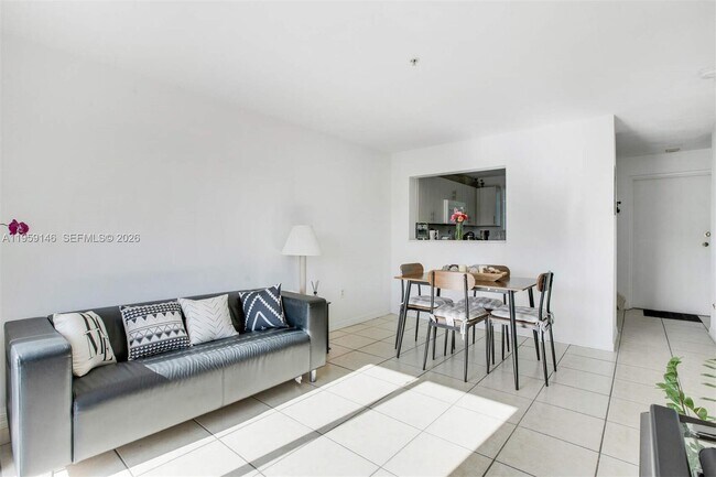 Photo - 1349 SW 3rd St Unit 3