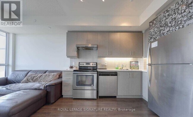 Photo - 17 Zorra St Unité 1407