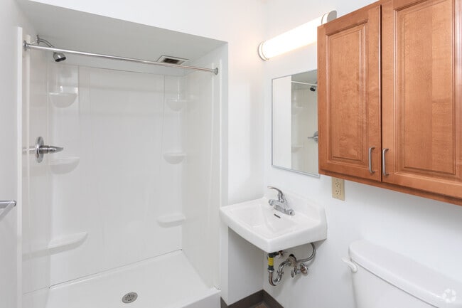 Studio, 1BA - 325SF