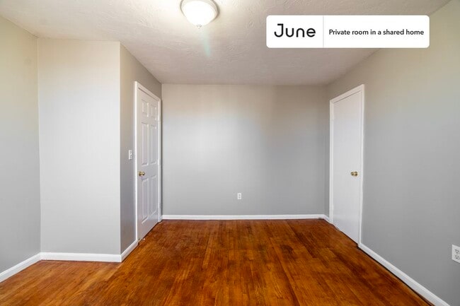 Photo - Room in Shared 4 bed/2 bath home Unit D