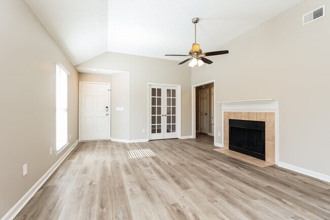 Photo - 2730 Riverbend Dr