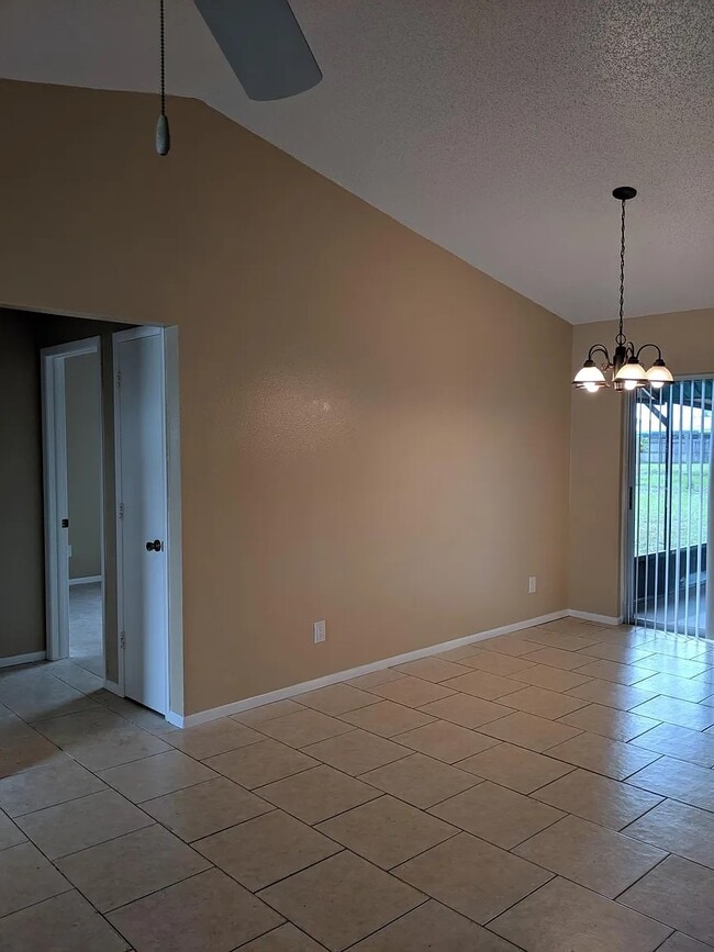 Photo - 3320 Barnsdale Dr