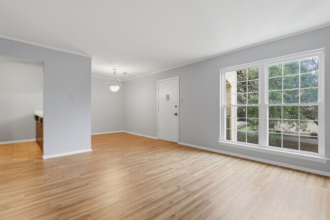 Photo - 8702 Village Dr