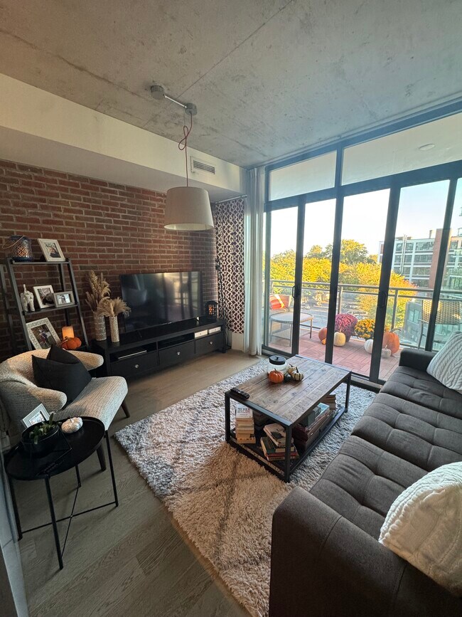 Photo - 1290 Dundas St E Unit 510