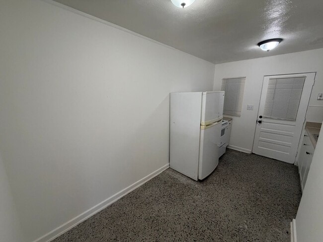 Photo - 2109 S Mills Ave