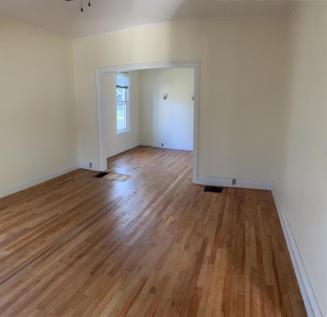 Photo - 103 W 8th St