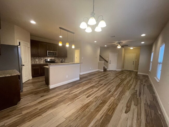 Building Photo - 3/2.5 Townhome w/ STUNNING Open Floor Plan... Unit 7912 Branch Way