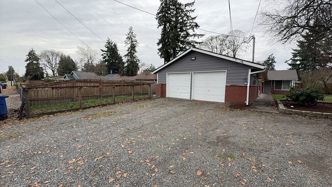 Photo - Cozy upgraded 2 bedroom duplex w/ attached 1 car garage in Lakewood available now!