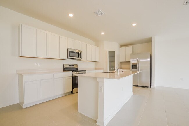 Photo - 1348 Blue Ash Ln