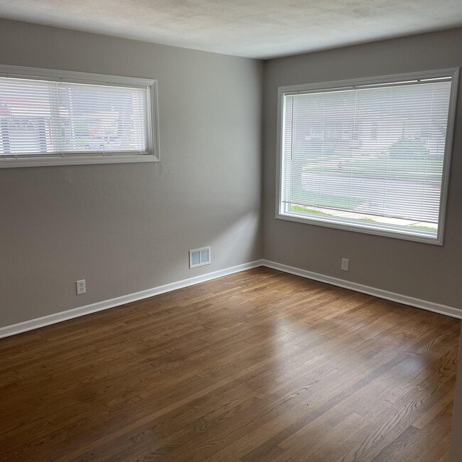 Photo - 5273 N 65th St