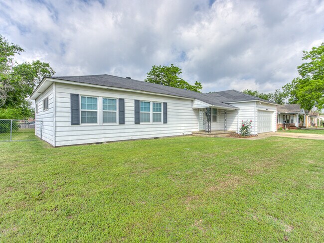 Photo - 2609 Mickey Rd