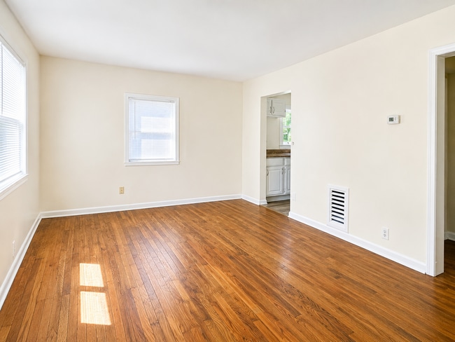 Photo - 2034 Ferris Rd
