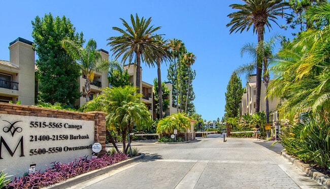Building Photo - 5525 Canoga Ave Unit 330 Rental