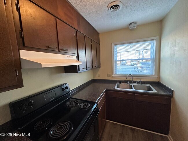 Photo - 125 Stratton Pl
