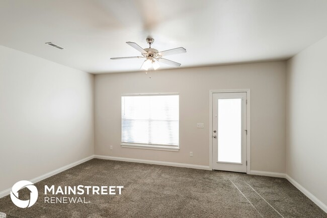 Photo - 304 Jackson Way