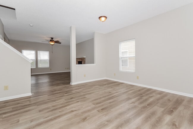 Photo - 2104 Bridlewood Dr
