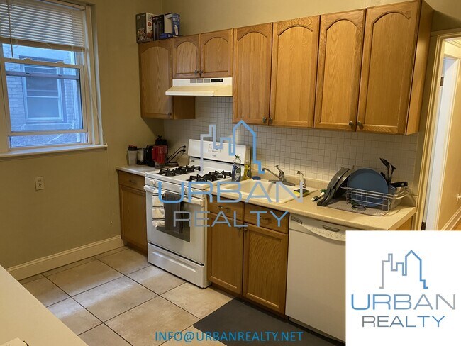 Photo - 2039 Commonwealth Ave