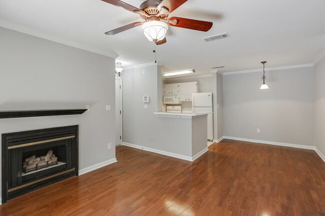 Photo - 625 Granville Ct