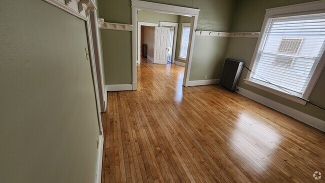 Building Photo - 3373 N Oakland Ave Rental