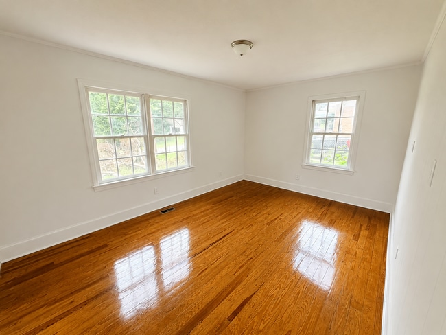 Photo - 4830 Wilson Rd