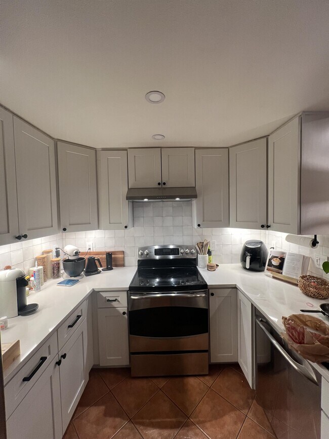 Photo - 1467 Everton Pl