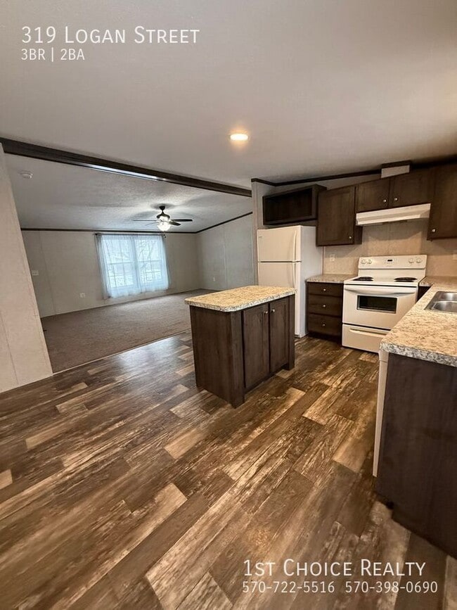 Photo - 319 Logan St