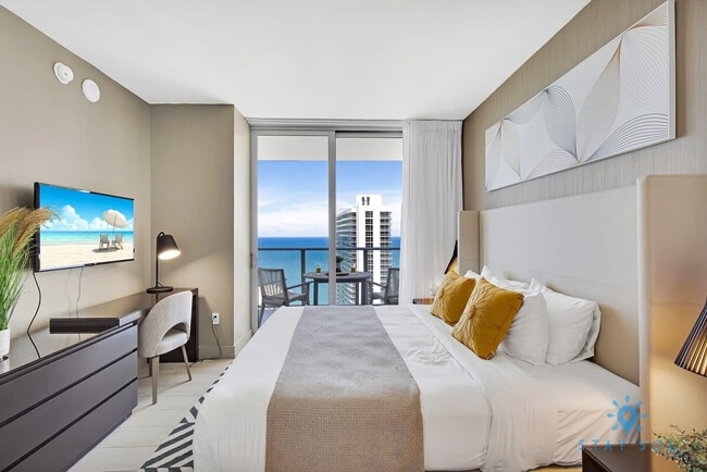 Building Photo - 4010 S Ocean Dr Rental