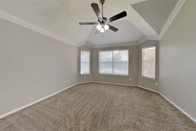 Building Photo - 20423 Drakewood Dr
