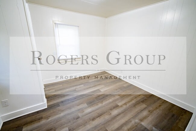 Photo - 305 Perry St