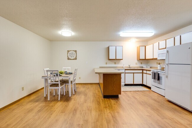 Dakota E & W Apartments