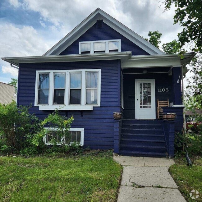 Building Photo - 1105 W Touhy Ave Rental