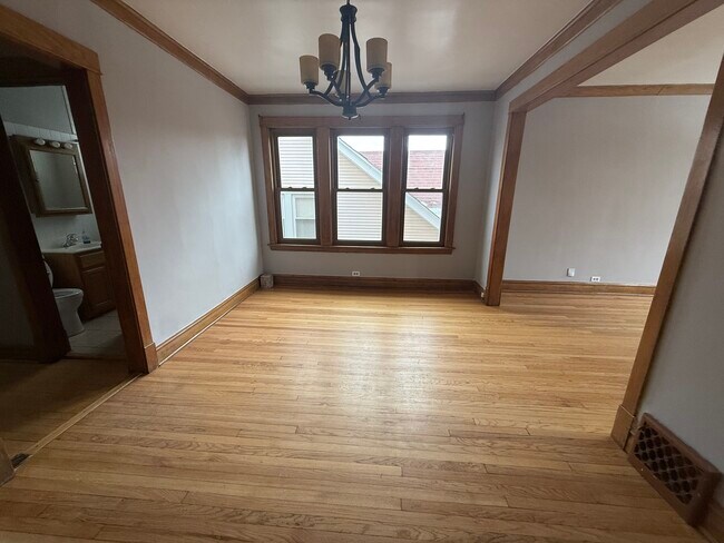 Photo - 5219 W Cuyler Ave Unit 2W