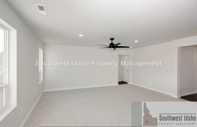 Photo - 8140 E Sunray Dr