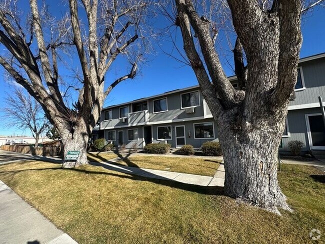 Building Photo - 430 15th St Rental