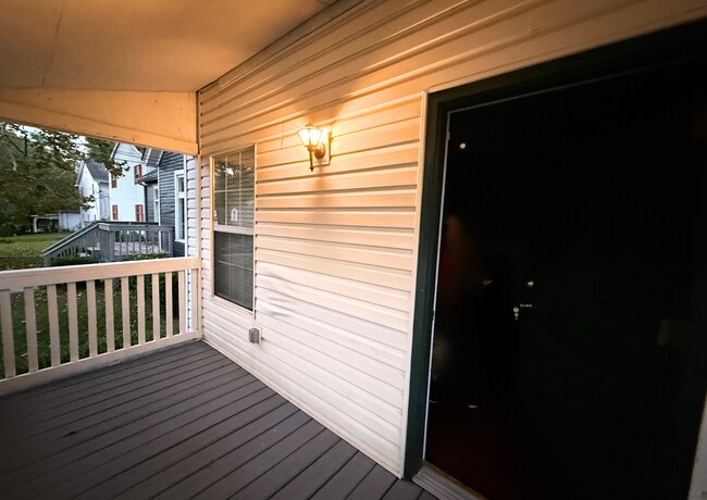 Photo - 1003 Curran St NW