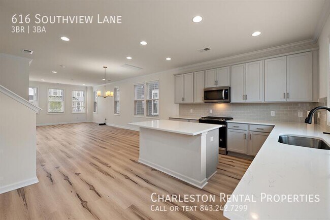 Photo - 616 Southview Ln