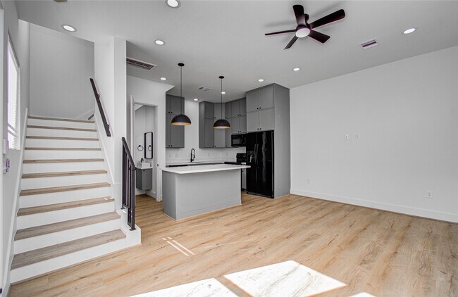 Photo - 1506 McKee St Unidad D