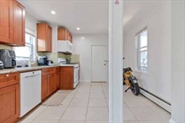 Photo - 256 W 6th St Unidad 1