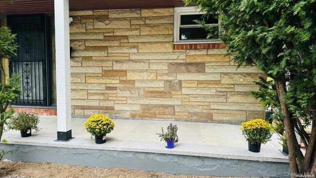 Photo - 2041 New Hyde Park Rd