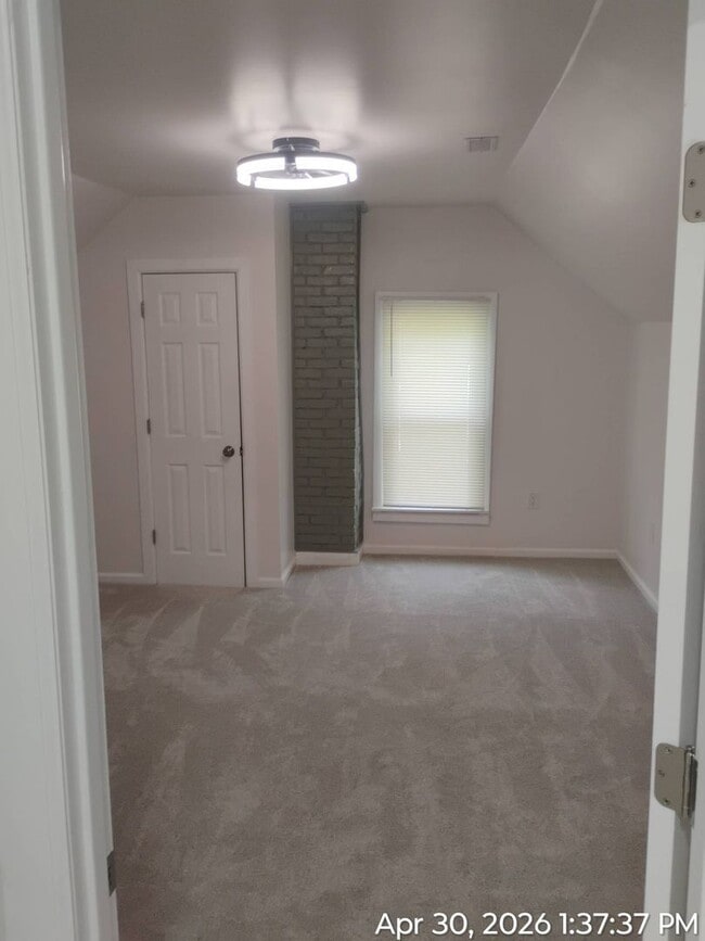 Photo - 6015 Hosmer Ave Unidad 1