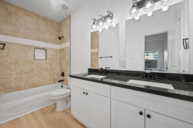 Building Photo - 8412 Sunnyhill St