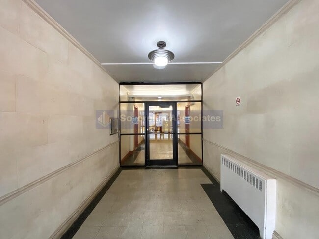 936 West End Ave Unit D5