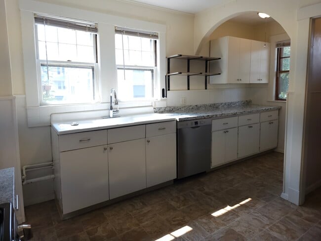 Photo - 28 Rawson Rd Townhome