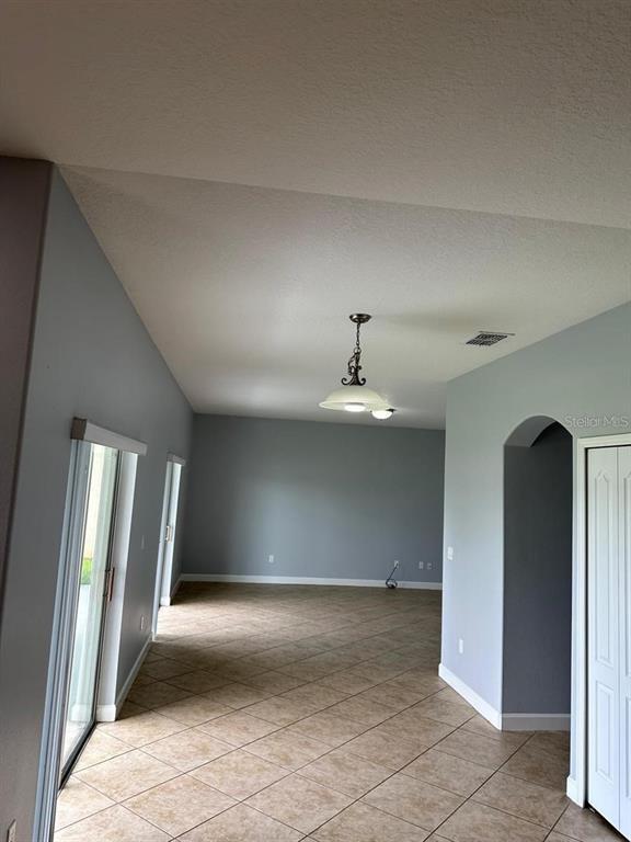 Photo - 1900 Thetford Cir